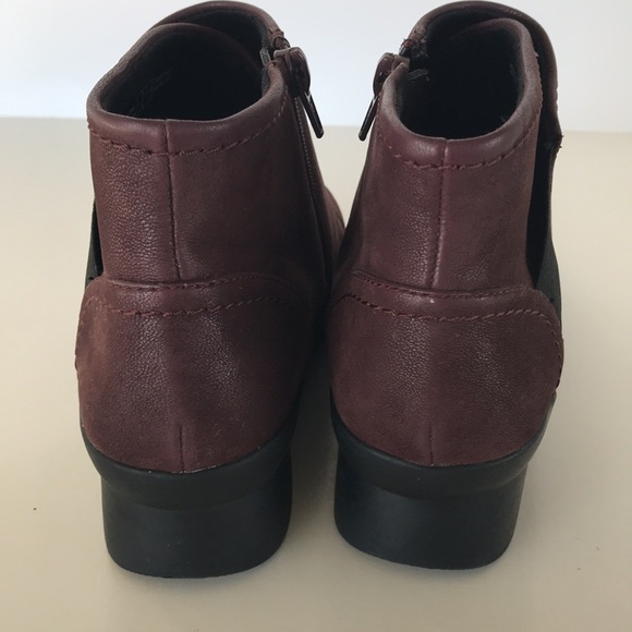 Cloudsteppers by Clarks suede booties size 8M - Picture 8 of 12